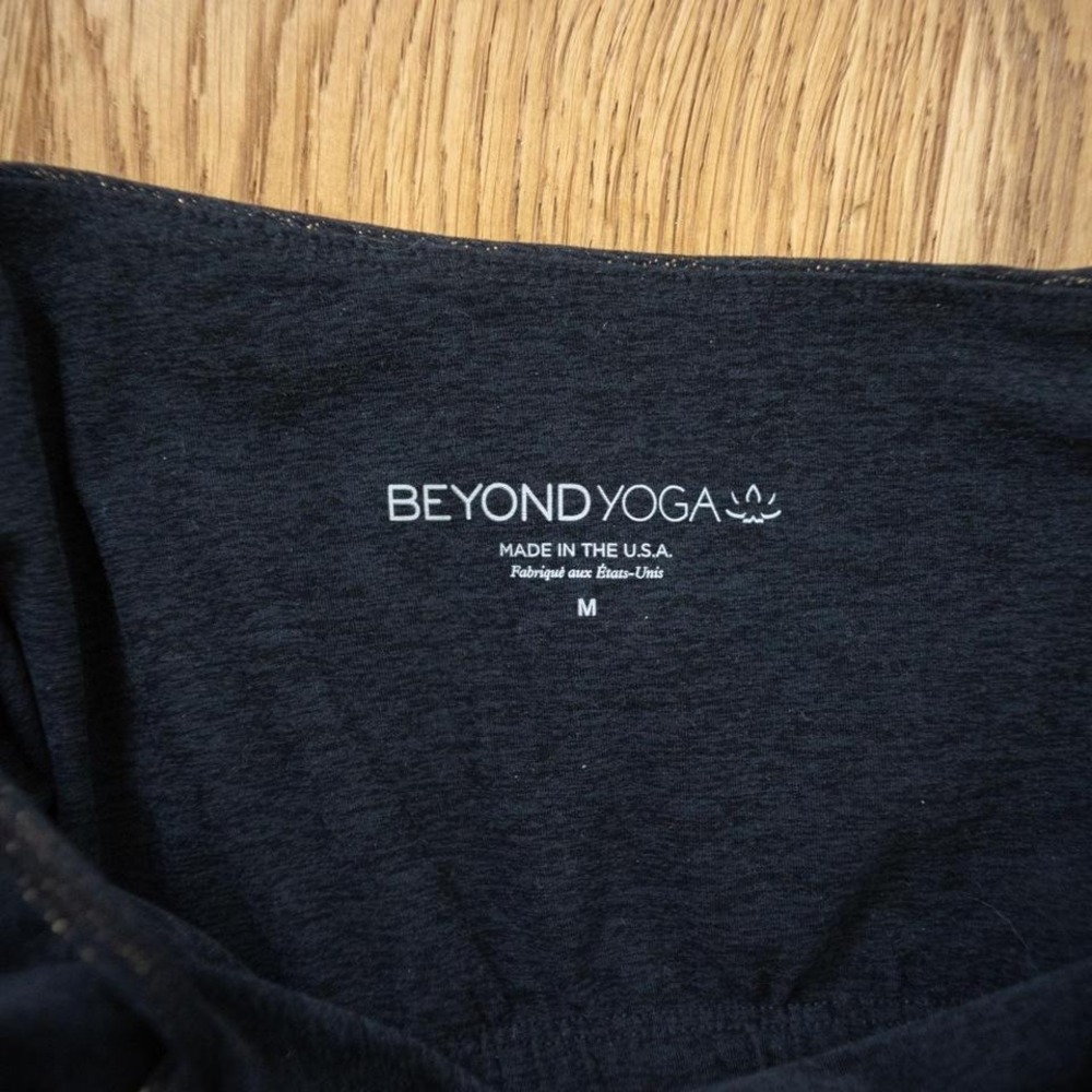 Beyond yoga work out top and leggings - Picture 7 of 7